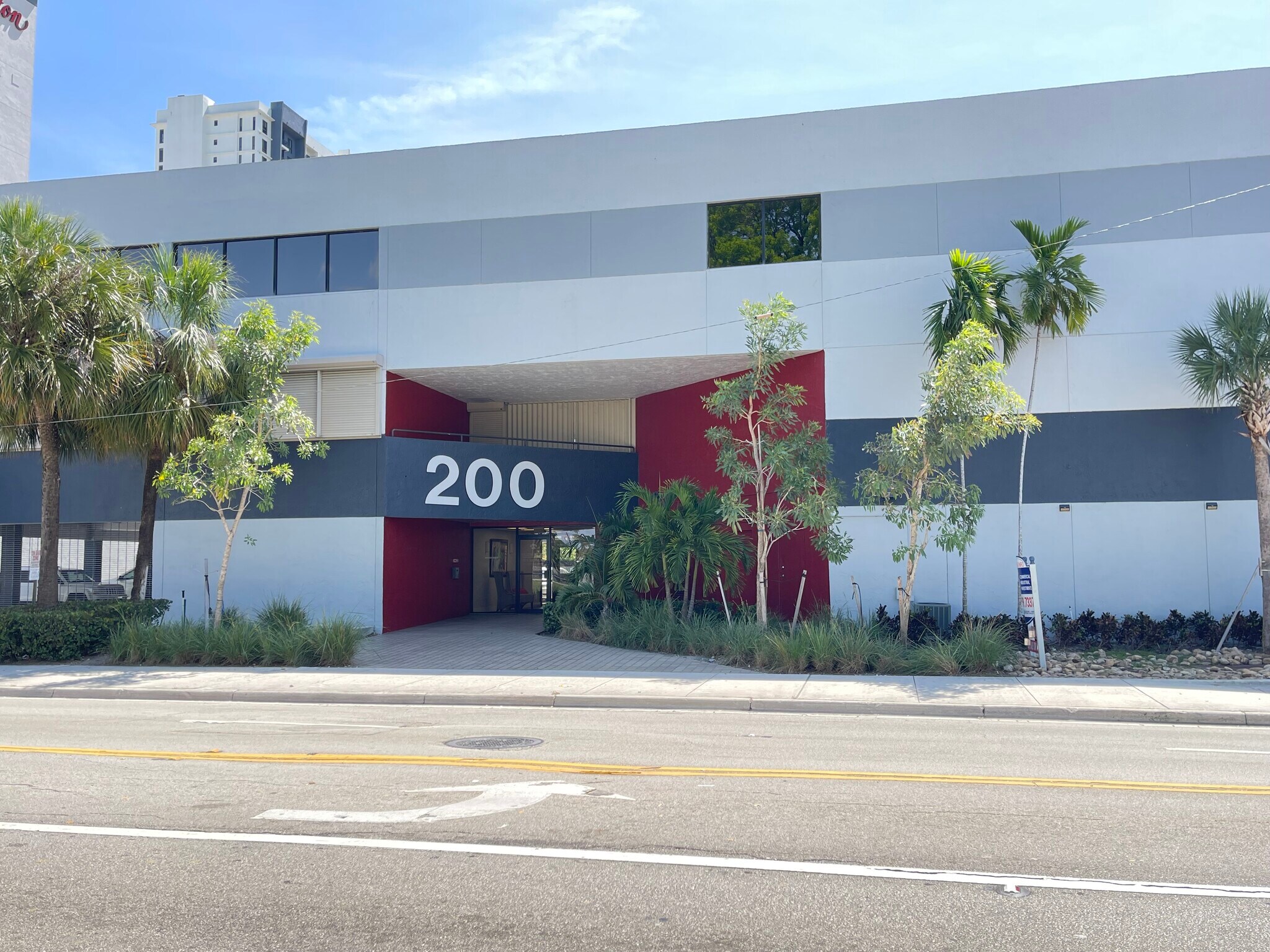 200 N Andrews Ave, Fort Lauderdale, FL à louer Photo du bâtiment- Image 1 de 44