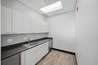 630 Plaza Dr, Highlands Ranch, CO à louer Photo intérieure- Image 2 de 12