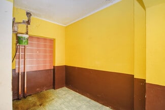 Plus de détails pour Multi-résidentiel à vendre