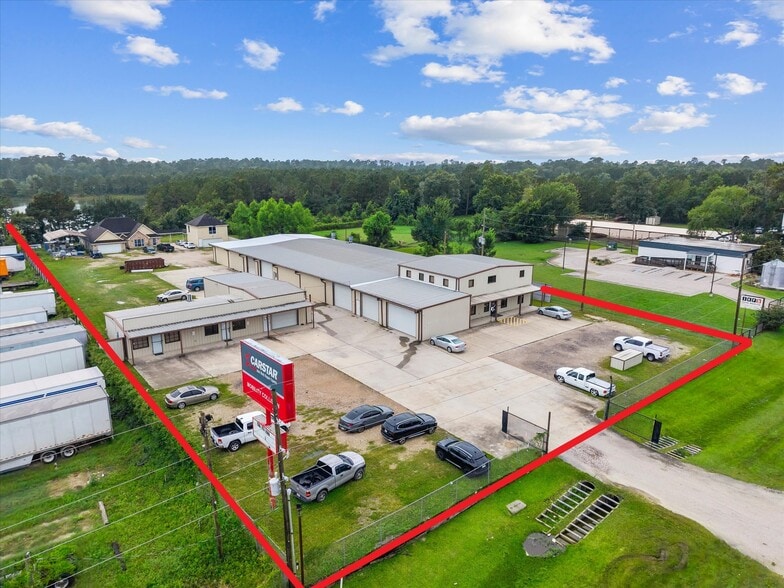 11066 Highway 242, Conroe, TX à vendre - Photo du bâtiment - Image 1 de 8