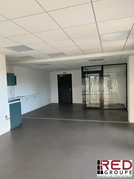 Bureau dans Aubagne à louer - Photo du bâtiment - Image 2 de 5