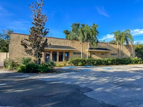 1707 E Edgewood Dr, Lakeland, FL for lease Interior Photo- Image 2 of 8
