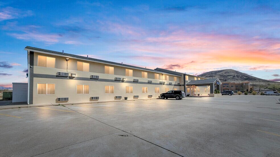 40 N 2600 W, Hurricane, UT à vendre - Photo du bâtiment - Image 3 de 14