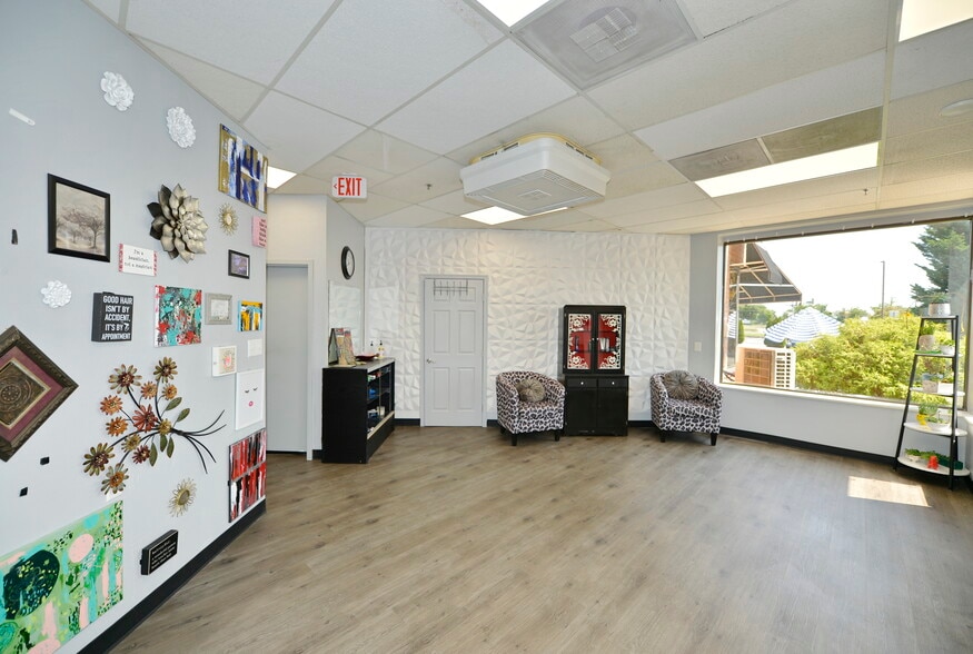 431 Dual Hwy, Hagerstown, MD for sale - Interior Photo - Image 3 of 31