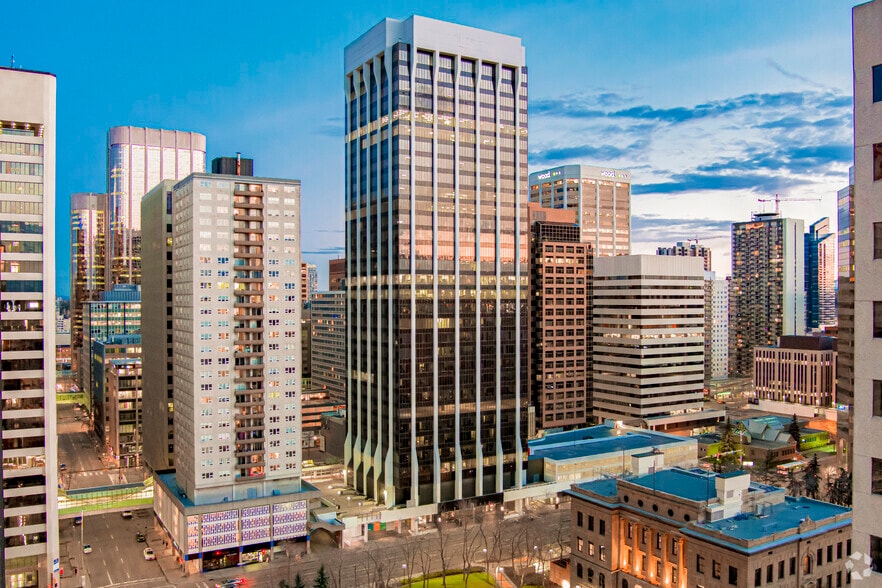 715 5 Ave SW, Calgary, AB for lease - Primary Photo - Image 1 of 9
