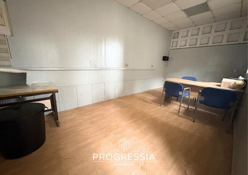 Flex in Le Havre for lease - Interior Photo - Image 3 of 4