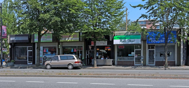 More details for 2702-2712 Main St, Vancouver, BC - Retail for Sale