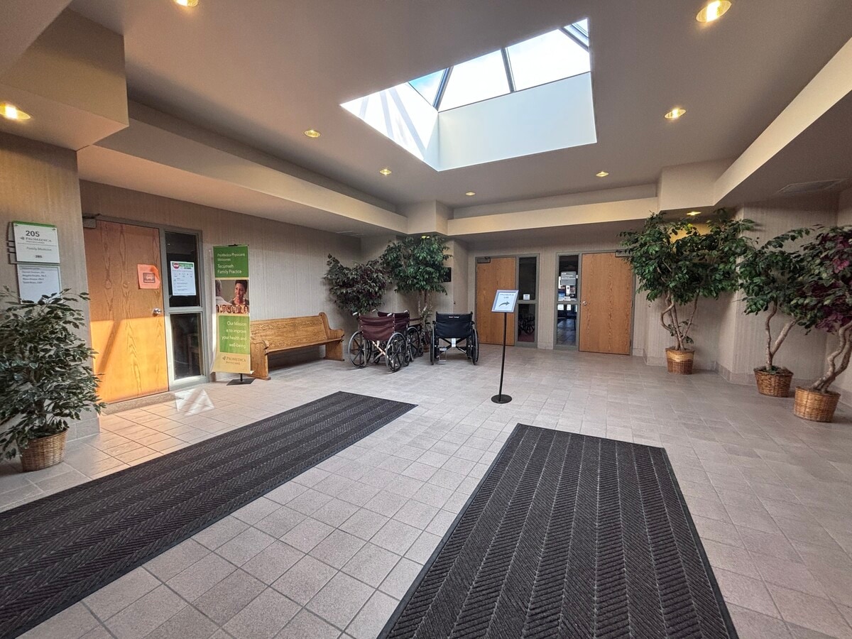 501 E Cummins St, Tecumseh, MI 49286 - Unité B - - Photo intérieure - Image 2 of 9