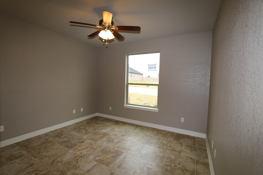 15542 County Road 178, Tyler, TX for sale - Interior Photo - Image 3 of 18