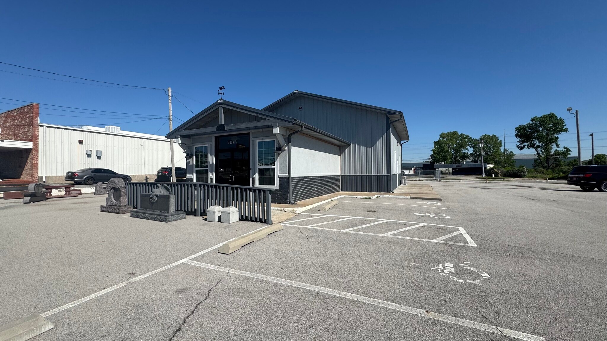 7035 E 41st St, Tulsa, OK for sale Building Photo- Image 1 of 1