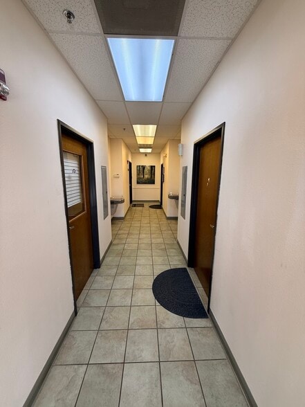 739 Justin Rd, Rockwall, TX à louer - Photo du bâtiment - Image 3 de 12