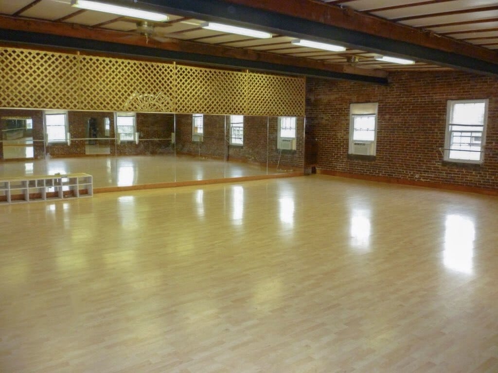 128-130 W Culpeper St, Culpeper, VA for lease Primary Photo- Image 1 of 8