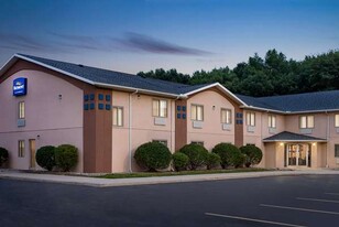 Baymont Inn & Suites by Wyndham Swanton - Dépanneur