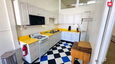 2419-2421 James M Wood Blvd, Los Angeles, CA for lease Interior Photo- Image 2 of 4