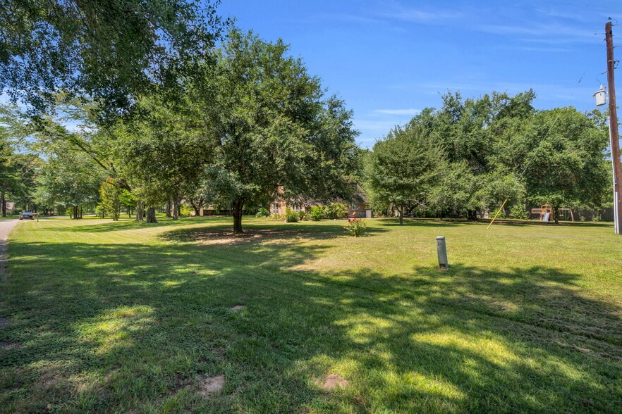 27203 Mesa Verde Dr, Magnolia, TX for sale - Building Photo - Image 3 of 9