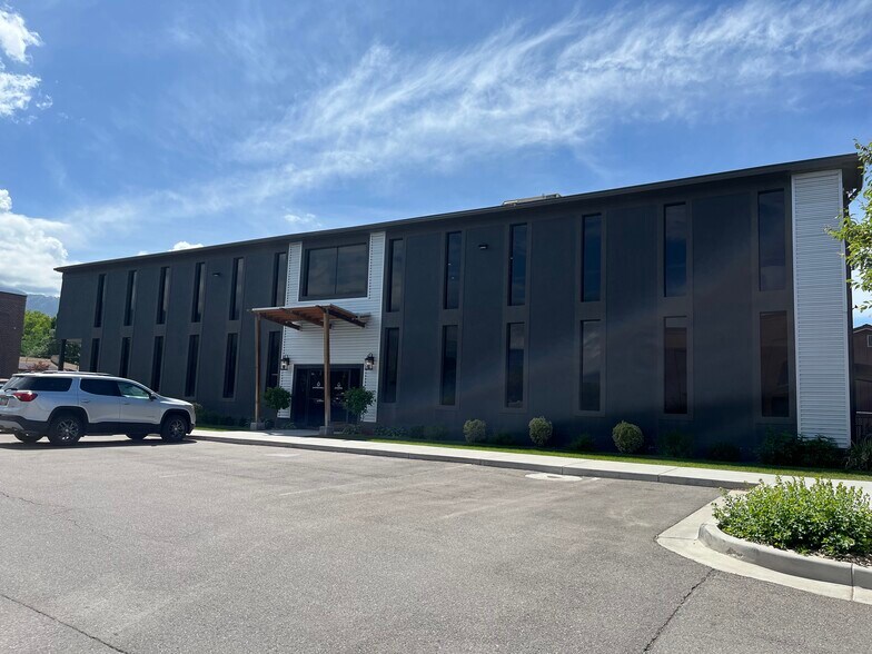 1075 S 500 W, Woods Cross, UT à vendre - Photo du bâtiment - Image 3 de 11