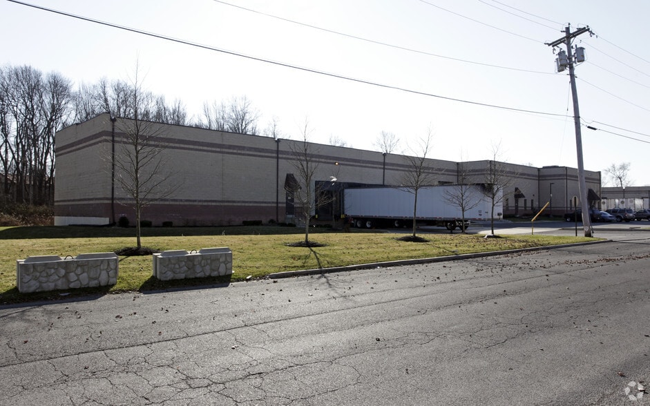 1440 Wells Dr, Bensalem, PA for lease - Building Photo - Image 2 of 10