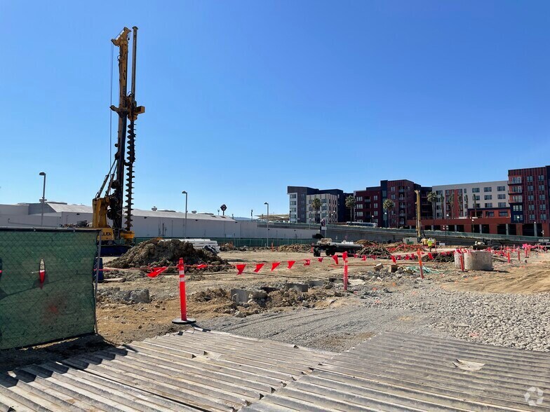 210 Adrian Rd, Millbrae, CA à louer - Photo du bâtiment - Image 3 de 3