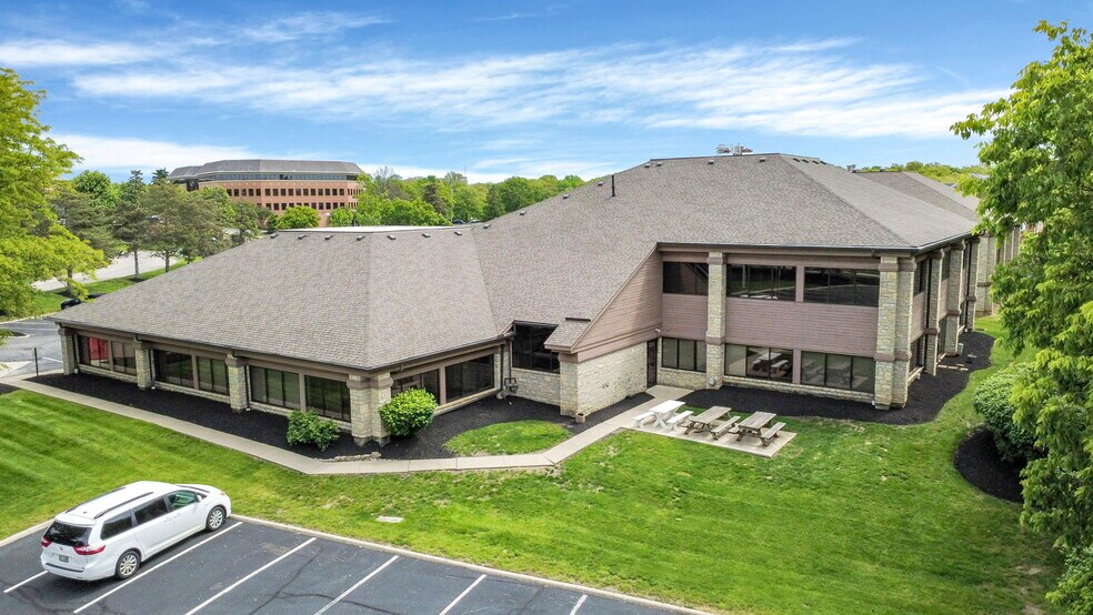 8080 Ravines Edge Ct, Columbus, OH for lease - Building Photo - Image 3 of 9