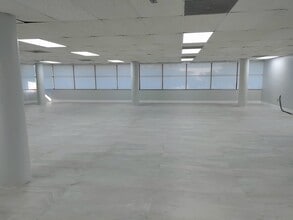 1799 W Oakland Park Blvd, Oakland Park, FL for lease Interior Photo- Image 2 of 10