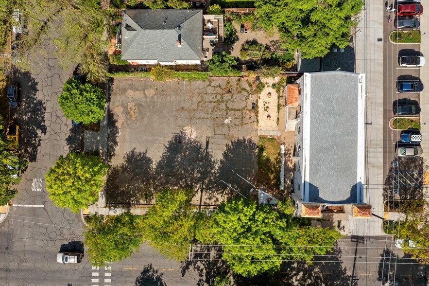 2832 34th St, Sacramento, CA à vendre - Photo du bâtiment - Image 2 de 16