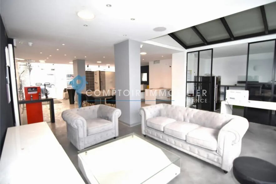 Retail in Grenoble for sale - Interior Photo - Image 3 of 8