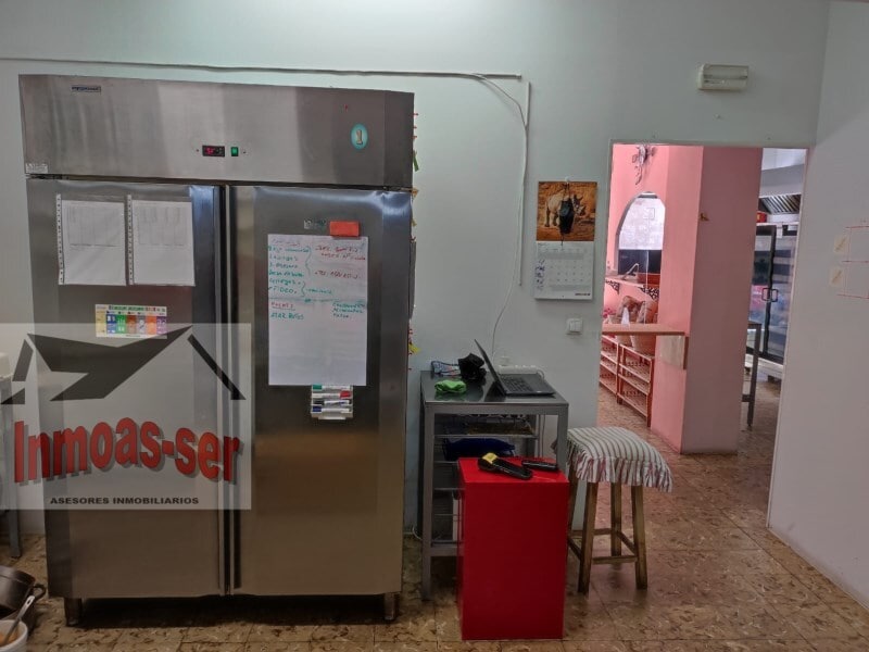 Retail in Esplugues de Llobregat, Barcelona for lease Interior Photo- Image 1 of 8