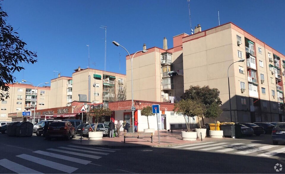 Commerce de détail dans Alcalá De Henares, Madrid à louer - Photo du bâtiment - Image 1 de 2