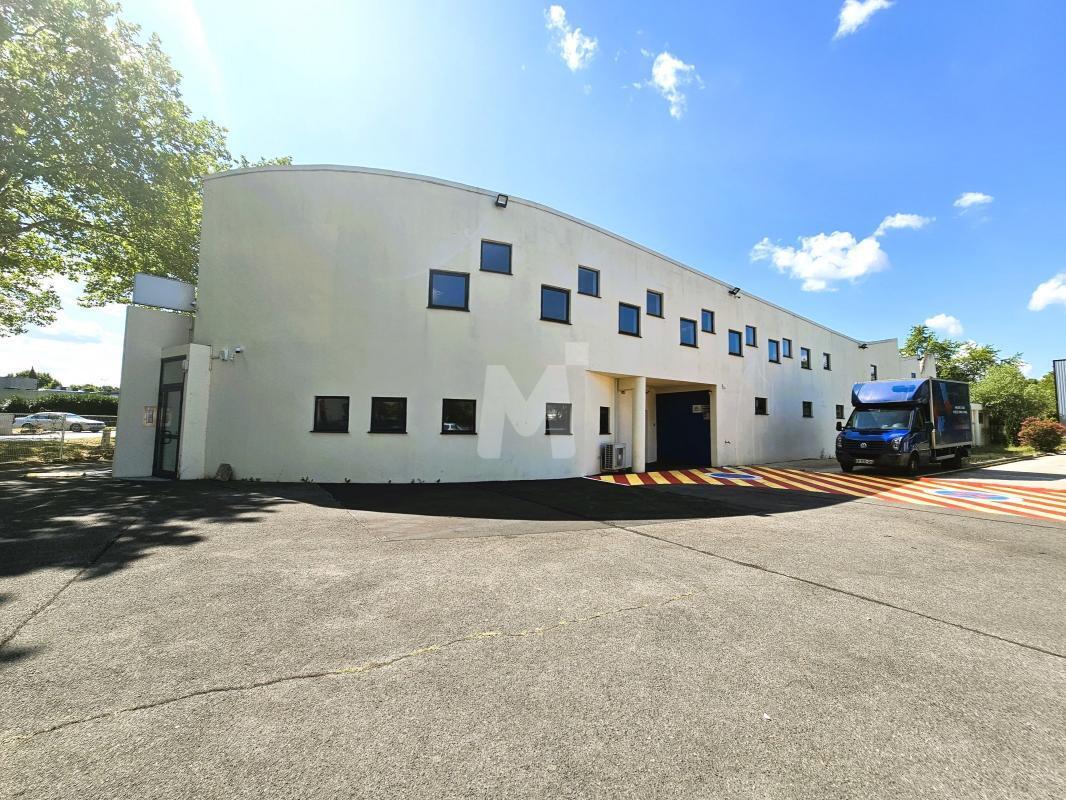 Office in Bondoufle for lease Building Photo- Image 1 of 12