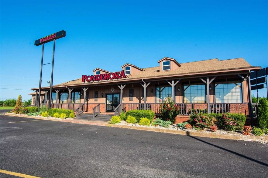 7052 Benton Rd, Paducah, KY for sale - Primary Photo - Image 1 of 117