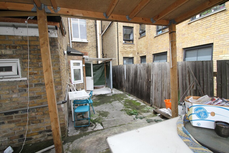 582-584 Green Lanes, Londres à louer - Photo du bâtiment - Image 3 de 8