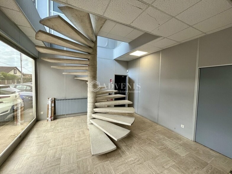 Office in Éragny for sale - Interior Photo - Image 3 of 12