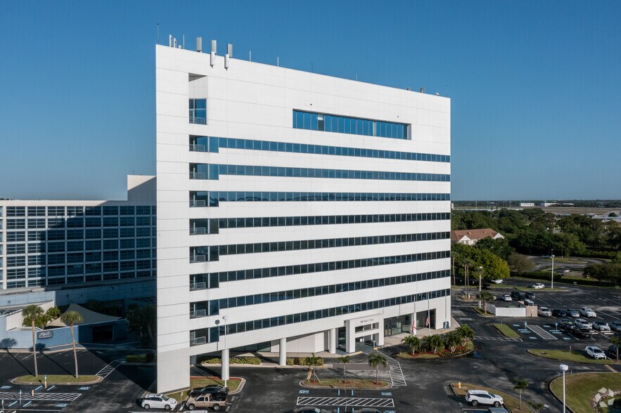 100 Rialto Pl, Melbourne, FL à louer - Photo du bâtiment - Image 1 de 2