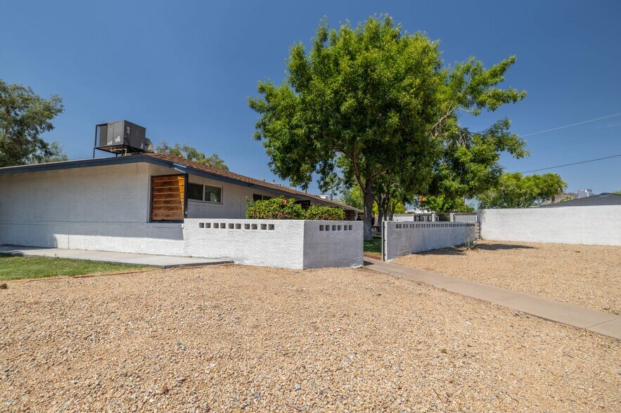 7625 N 12th St, Phoenix, AZ à vendre - Photo du bâtiment - Image 2 de 10