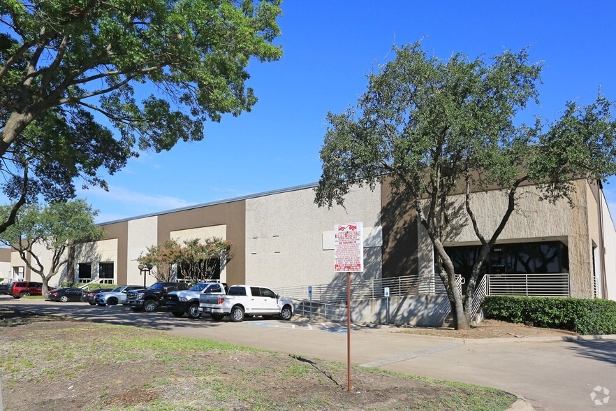 10304-10334 Brockwood Rd, Dallas, TX for lease - Building Photo - Image 2 of 3