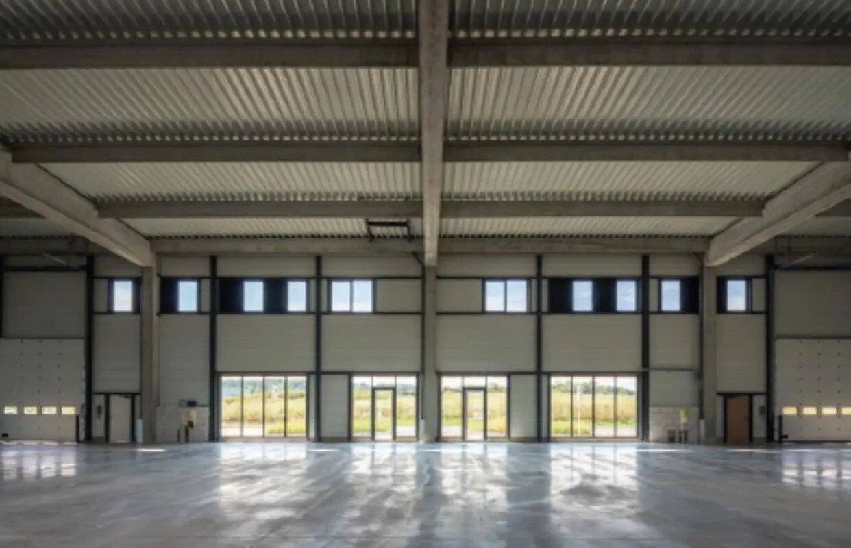 Flex in Villefontaine for lease Interior Photo- Image 1 of 6