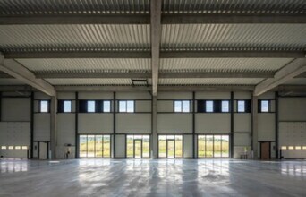 Flex in Villefontaine for lease Interior Photo- Image 1 of 6