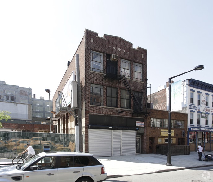 27-26 Jackson Ave, Long Island City, NY à louer - Photo du bâtiment - Image 3 de 3
