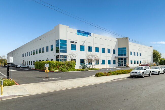 Plus de détails pour 16719 Schoenborn St, North Hills, CA - Industriel à louer