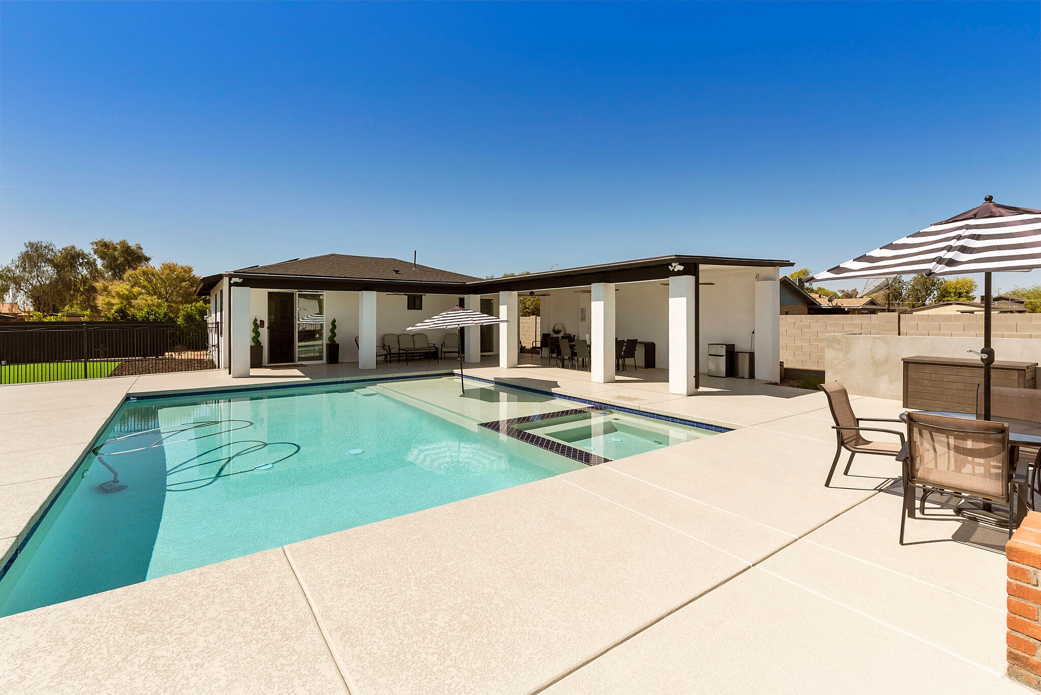 8822 W Deer Valley Rd, Peoria, AZ for sale Primary Photo- Image 1 of 23