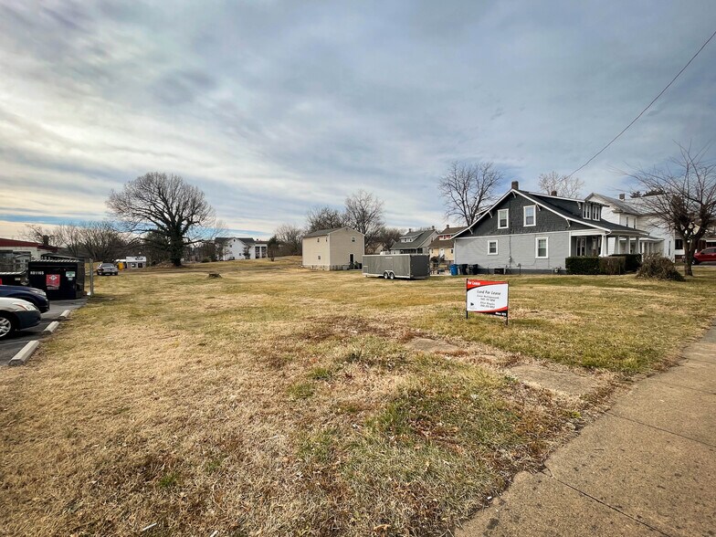 1106 Orange Avenue NW ave, Roanoke, VA à louer - Photo du bâtiment - Image 1 de 10