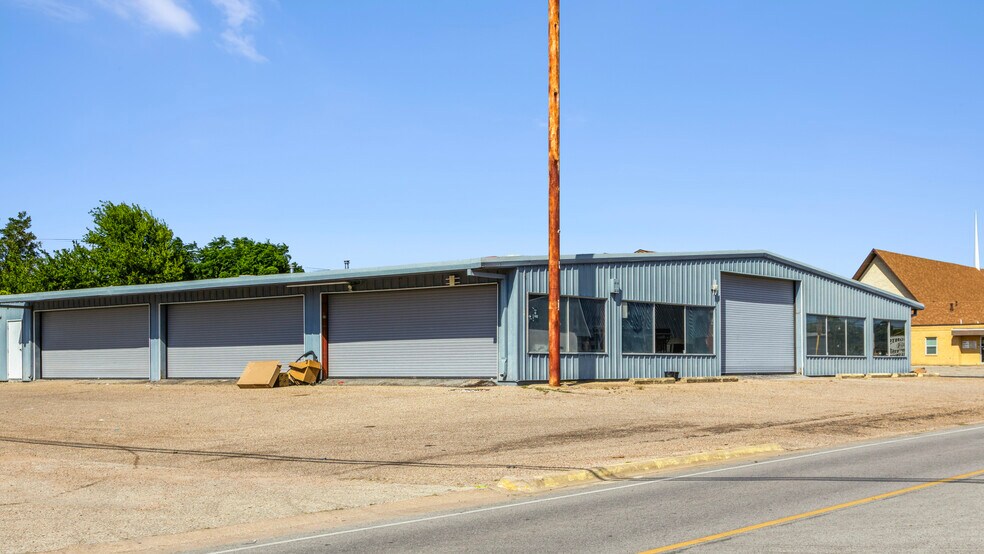 Caliber Collision - Temple portefeuille de 5 propriétés à vendre sur LoopNet.ca - Photo du bâtiment - Image 3 de 11