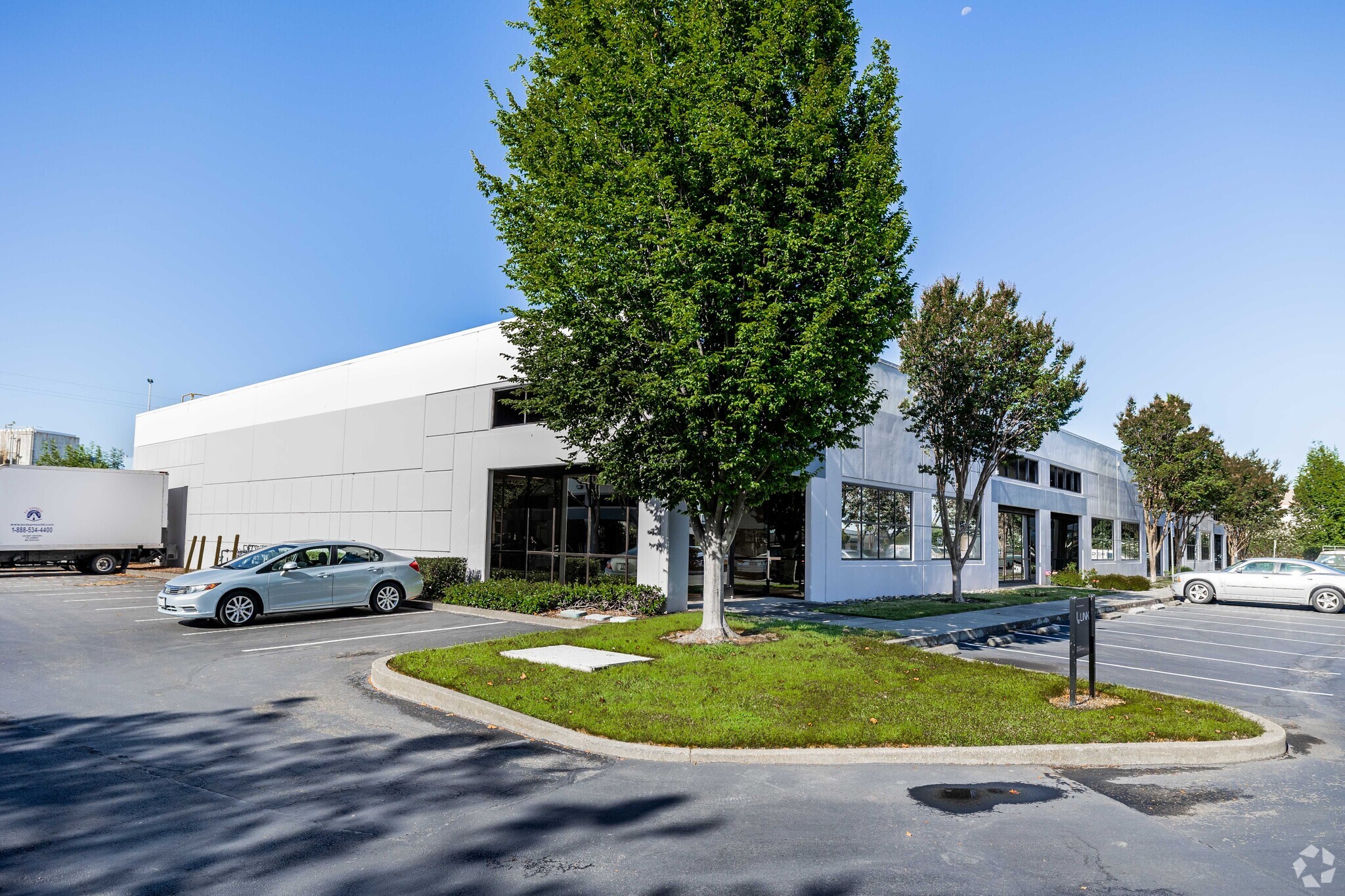 2286-2298 Tripaldi Way, Hayward, CA for lease Building Photo- Image 1 of 26