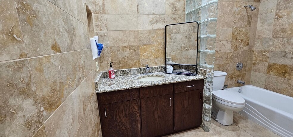 3609 26th St, Chicago, IL for lease - Interior Photo - Image 2 of 6