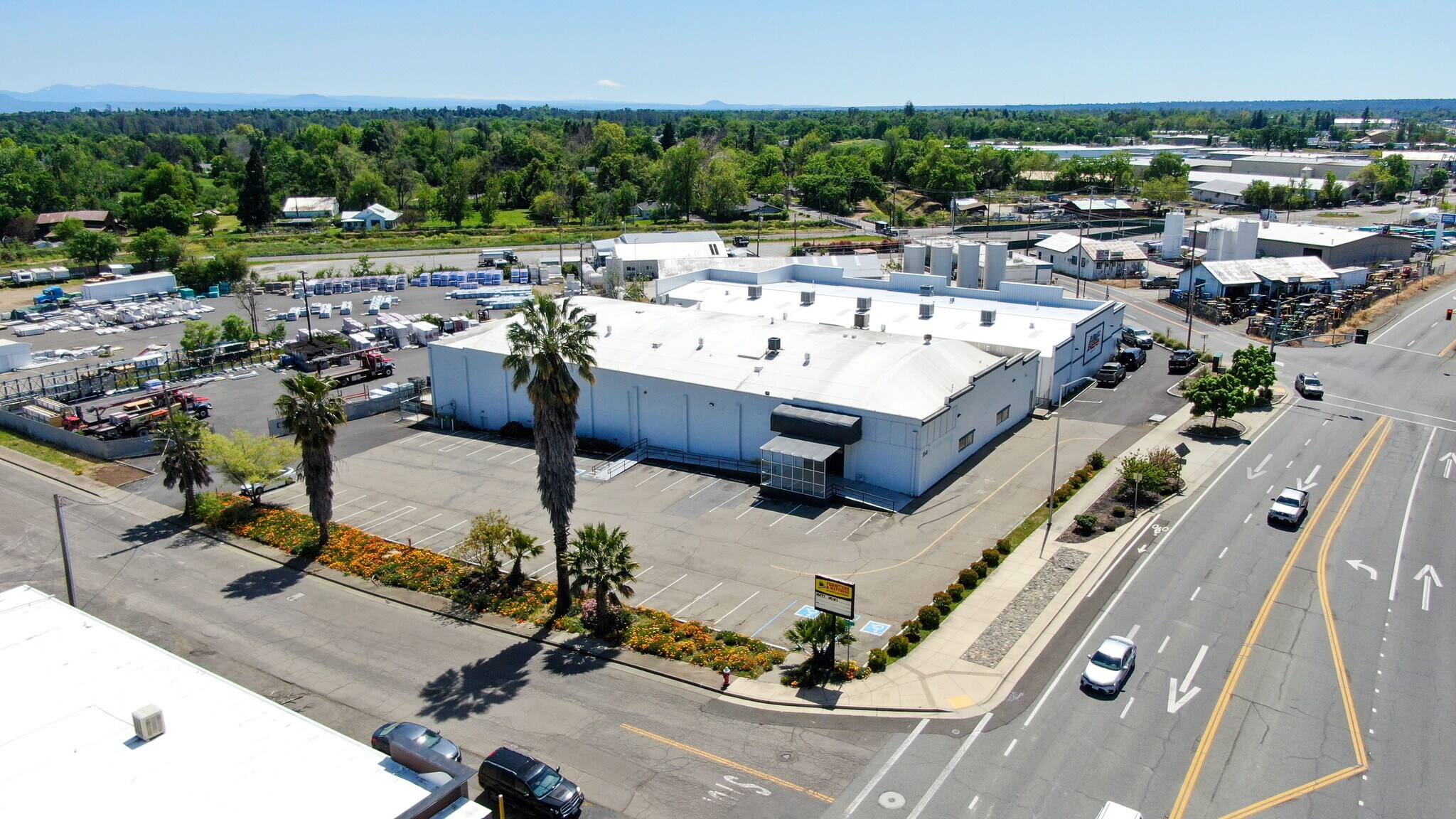 3541 S Market St, Redding, CA for lease Primary Photo- Image 1 of 37