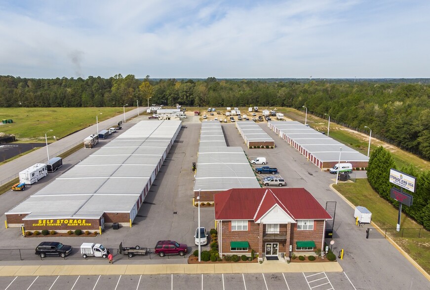 4928 US Highway 301 S, Hope Mills, NC for lease - Building Photo - Image 1 of 8