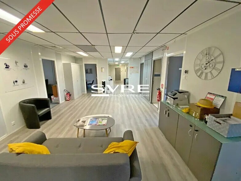 100 Chemin De L'Aumone-Vieille, Aubagne for sale - Interior Photo - Image 1 of 2