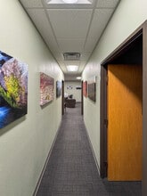 1230 NE 3rd St, Bend, OR à louer Photo intérieure- Image 1 de 10