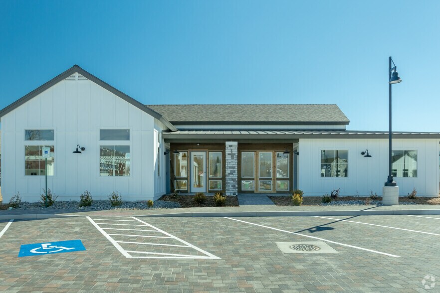 3640 Mayberry Dr, Reno, NV à louer - Photo du bâtiment - Image 2 de 4