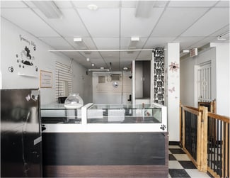 Plus de détails pour 5643 Ch De La Côte-Des-Neiges, Montréal, QC - Commerce de détail à louer